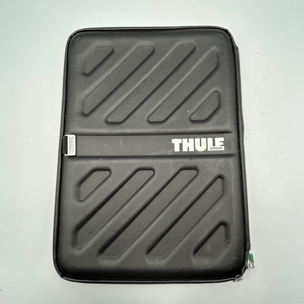 Thule Gauntlet 14 inch MacBook Pro Attache Hard Shell Case Black Laptop Sleeve